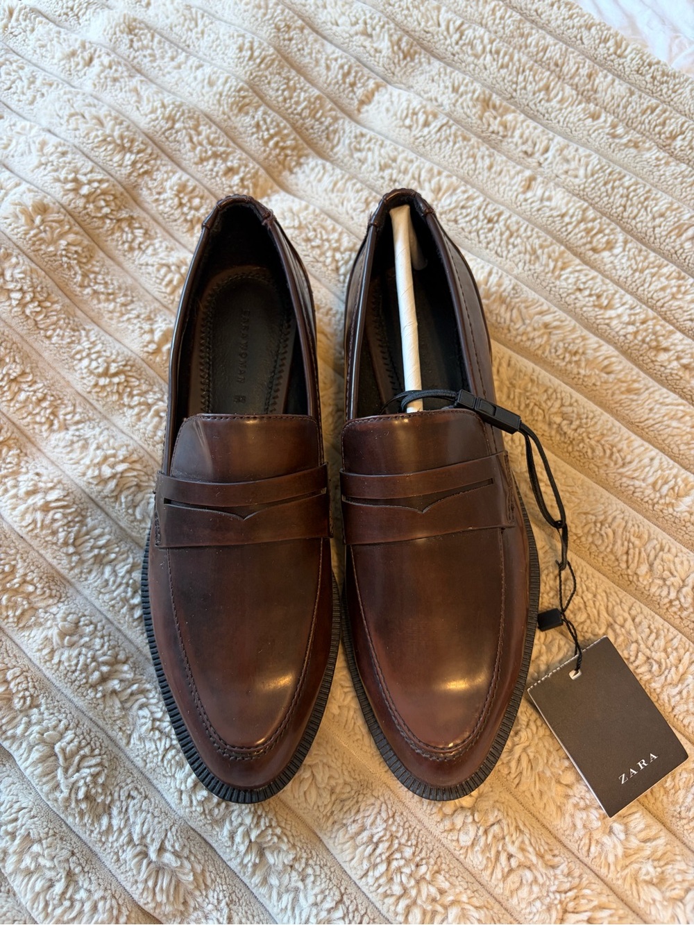 Zara Women’s Brown Leather Loafers - Picture 2 of 10
